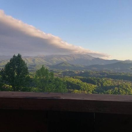 セバービル Yogi'S Den: Breathtaking Views! 3 Min To Dollywood, On 1 Acre!ヴィラ エクステリア 写真