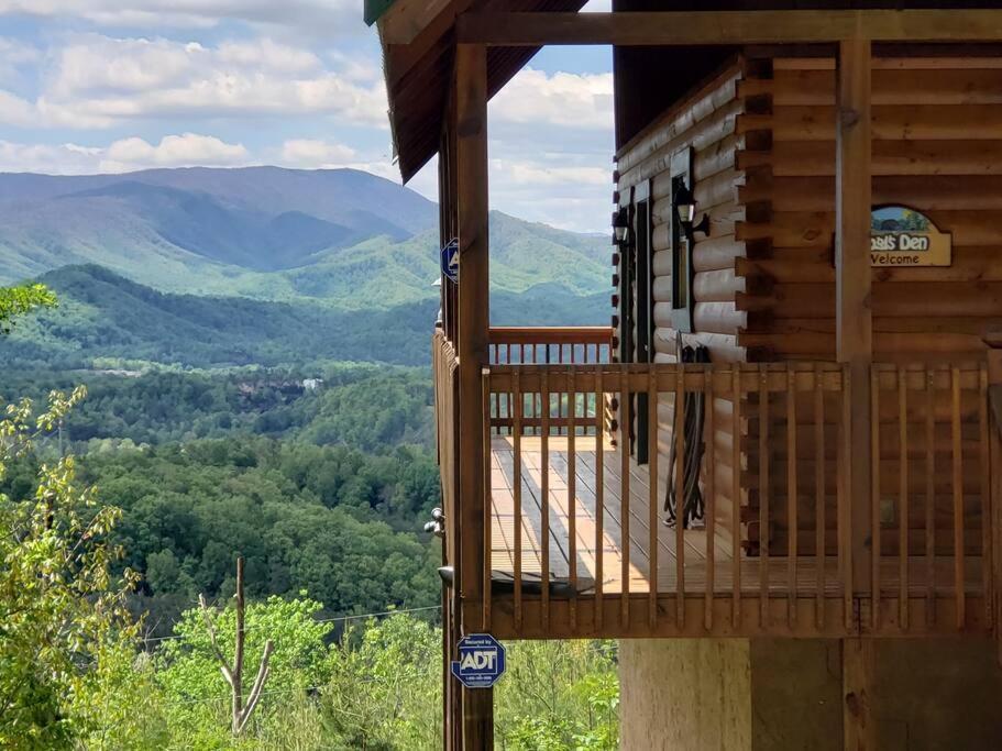 セバービル Yogi'S Den: Breathtaking Views! 3 Min To Dollywood, On 1 Acre!ヴィラ エクステリア 写真