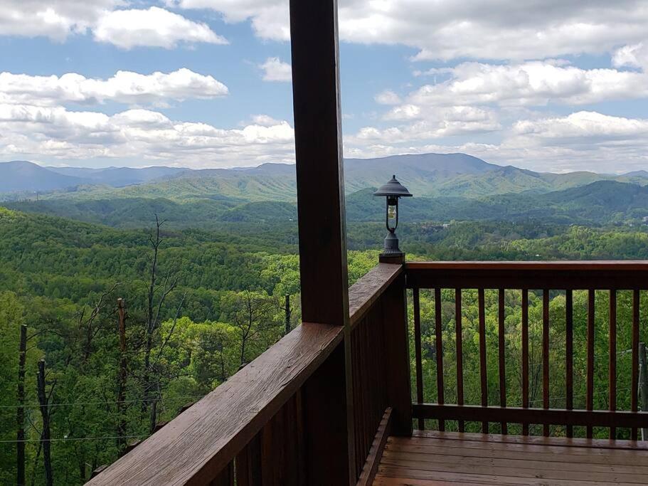 セバービル Yogi'S Den: Breathtaking Views! 3 Min To Dollywood, On 1 Acre!ヴィラ エクステリア 写真