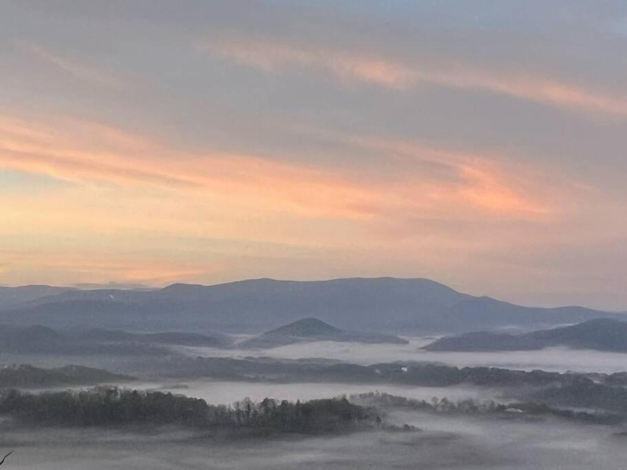 セバービル Yogi'S Den: Breathtaking Views! 3 Min To Dollywood, On 1 Acre!ヴィラ エクステリア 写真
