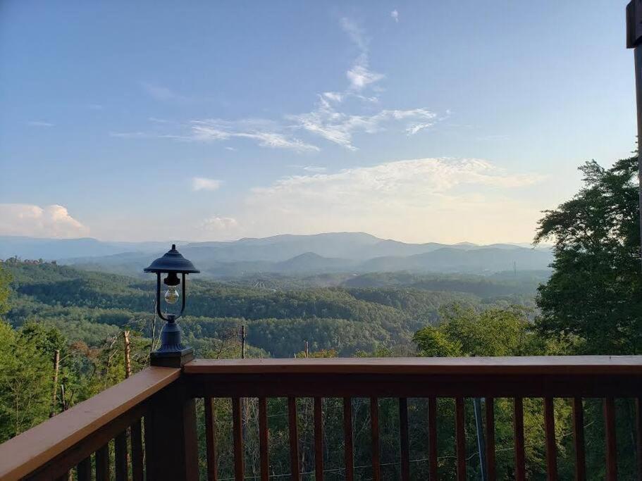 セバービル Yogi'S Den: Breathtaking Views! 3 Min To Dollywood, On 1 Acre!ヴィラ エクステリア 写真