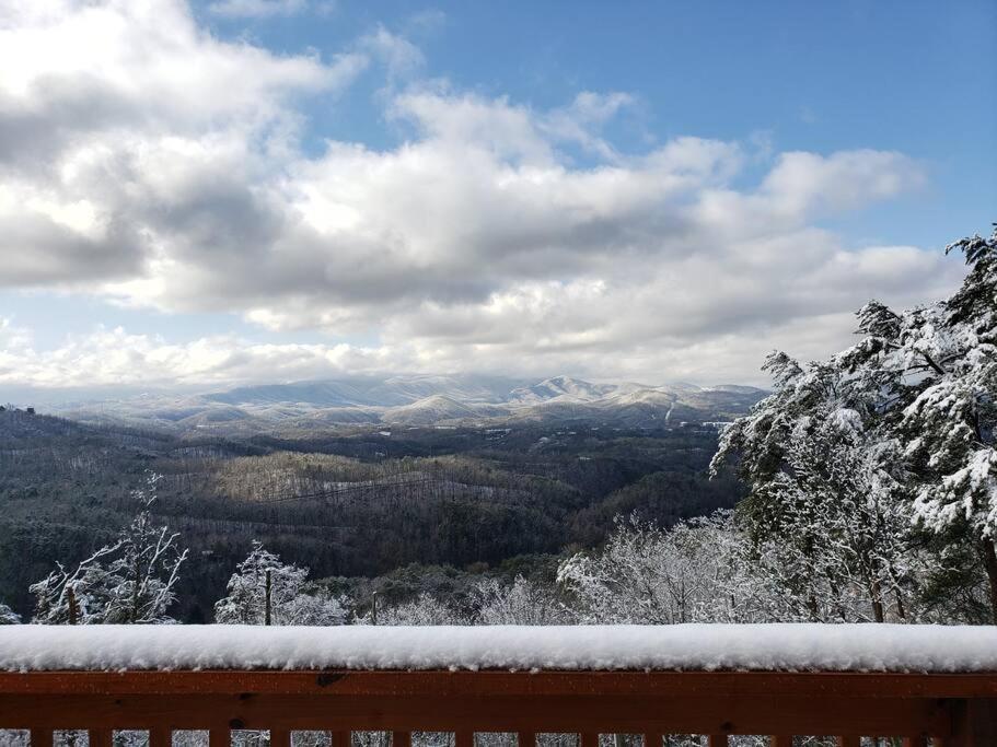 セバービル Yogi'S Den: Breathtaking Views! 3 Min To Dollywood, On 1 Acre!ヴィラ エクステリア 写真