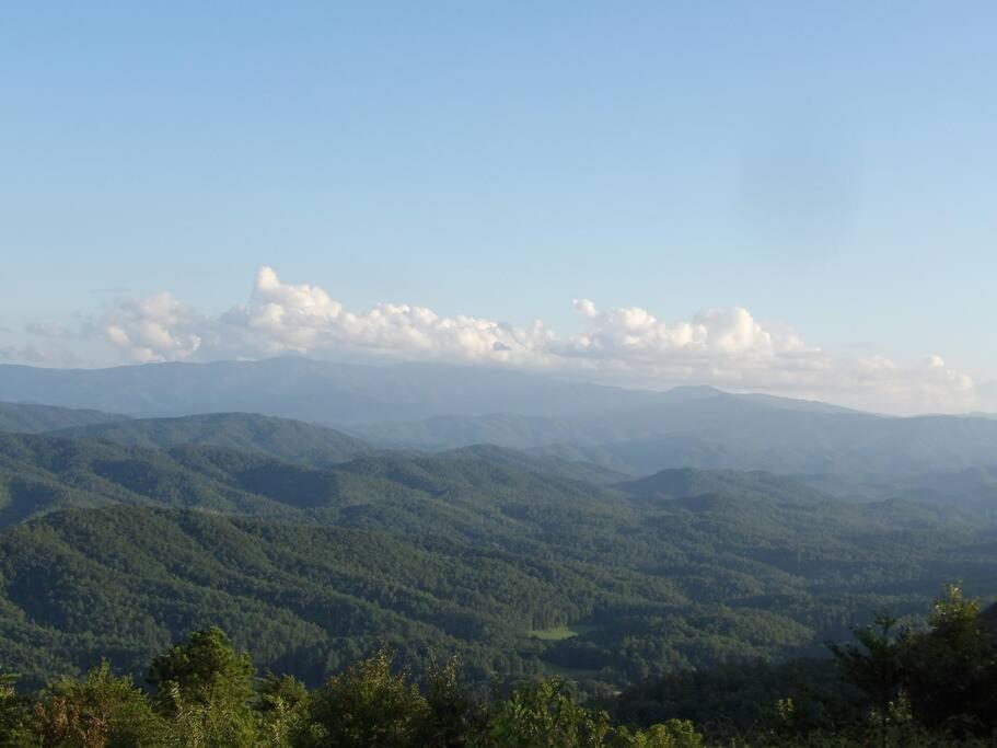 セバービル Yogi'S Den: Breathtaking Views! 3 Min To Dollywood, On 1 Acre!ヴィラ エクステリア 写真