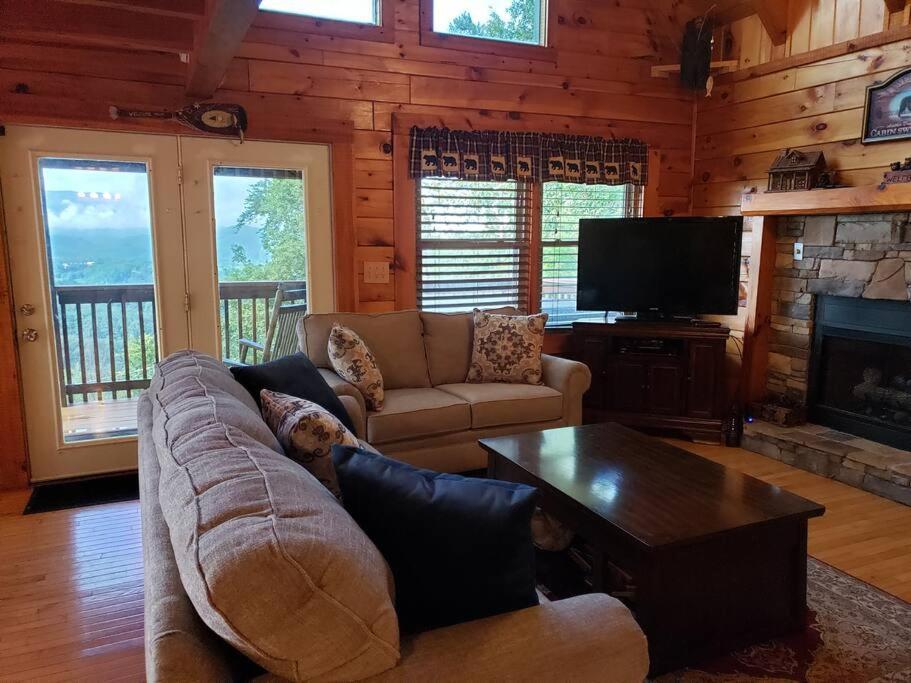 セバービル Yogi'S Den: Breathtaking Views! 3 Min To Dollywood, On 1 Acre!ヴィラ エクステリア 写真
