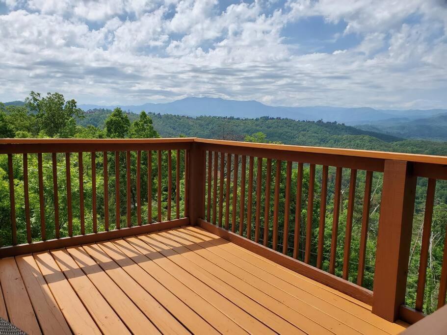 セバービル Yogi'S Den: Breathtaking Views! 3 Min To Dollywood, On 1 Acre!ヴィラ エクステリア 写真